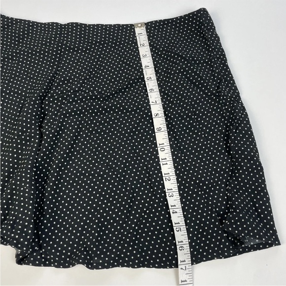 Brandy Melville, black polkadot skirt one size fits all Swiss - Picture 3 of 4